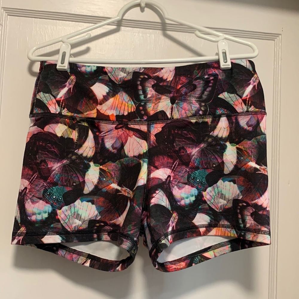 FLEO Shorts - Butterfly Daydream Power High Rise